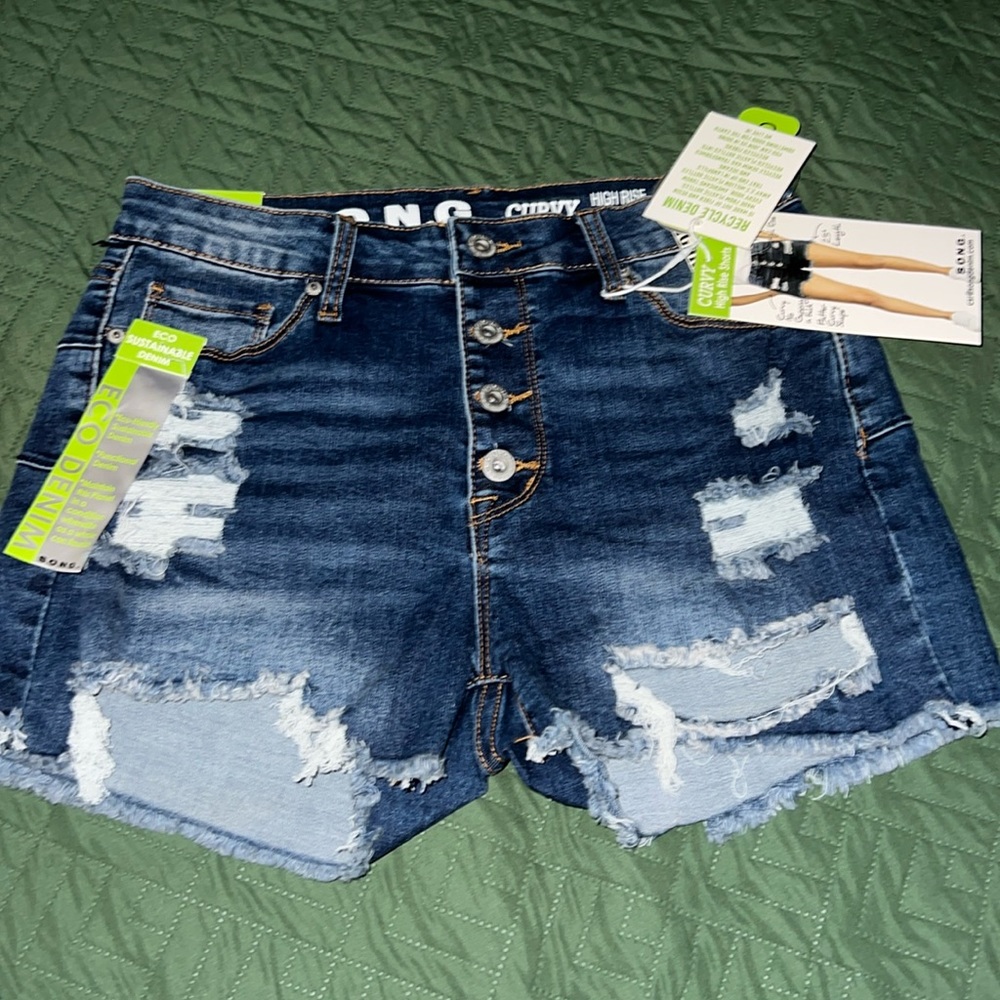 S.O.N.G. Curvy high rise shorts size 7/28 NWT